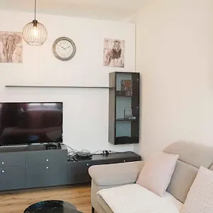 1 Apartment